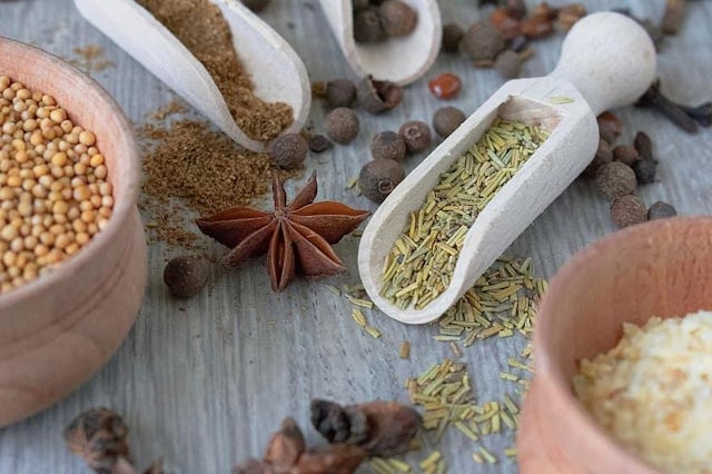 Infrared heating and drying organic herbs and spices